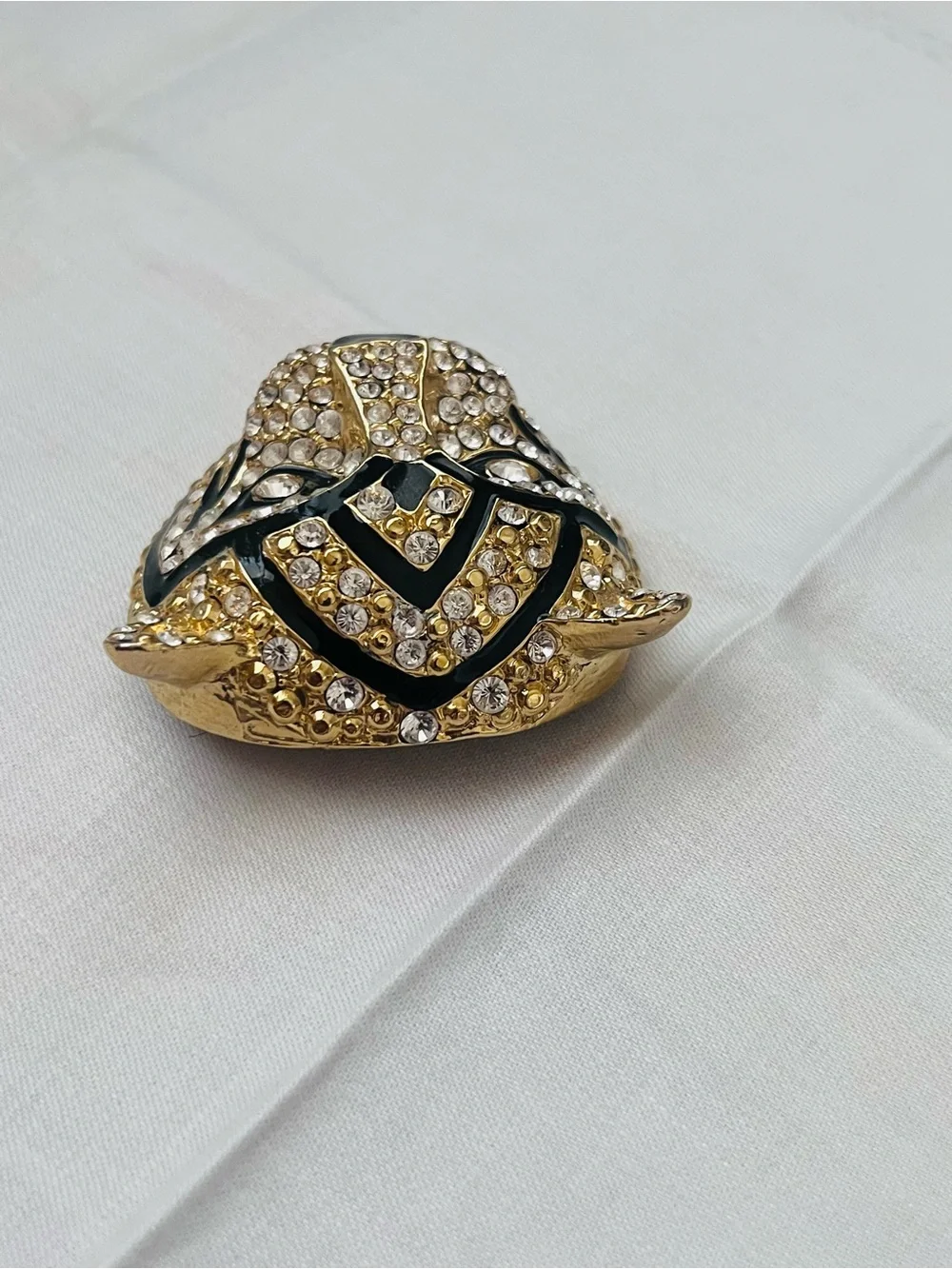 Gold Crystal Tiger Head Brooch – Elegant Women’s Jewelry